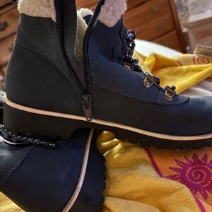 JBU Blue and Cream Winter Boots Sz 8